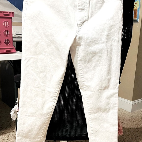 EUC worn once for a state pageant interview. Size 3 White KanCan skinny jeans - Picture 4 of 4